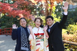 鶴岡八幡宮紅葉振袖家族写真