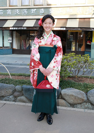 鎌倉小学生卒業袴 花柄グリーン色