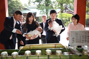 八幡宮手水舎　鎌倉お宮参り　鎌倉屋外ロケーション