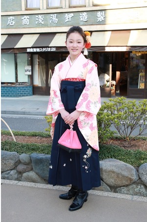 鎌倉小学生卒業袴　ピンク花柄小花紺色