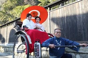 鎌倉成人振袖前撮り人力車ロケーション写真