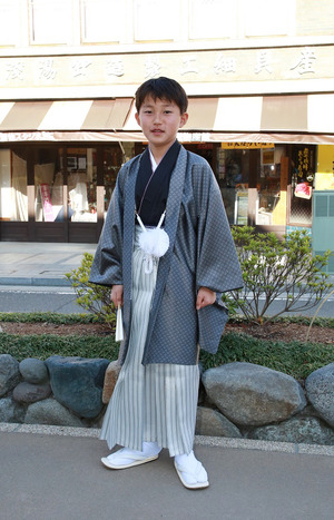 鎌倉小学生卒業袴 シルバーグレー紋服