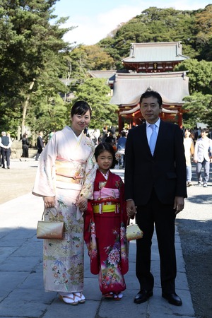 鶴岡八幡宮七五三家族写真