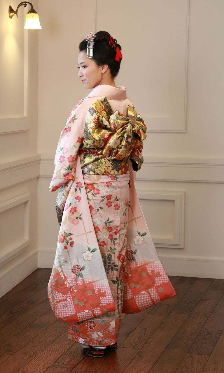 結婚式には華やかな振袖姿で 鎌倉着物スタジオぶろぐ 結婚式には華やかな振袖姿で 鎌倉着物スタジオぶろぐ