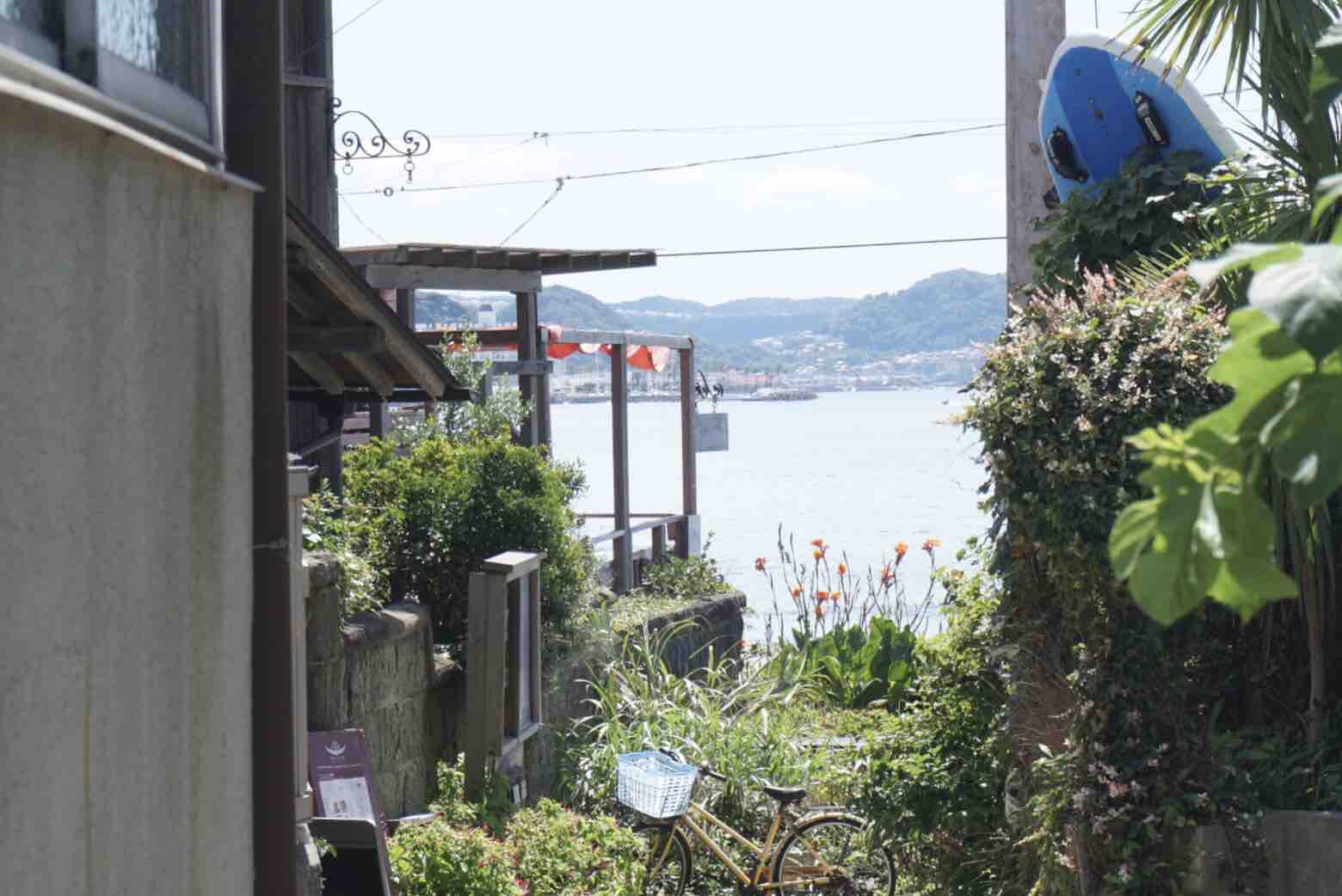 鎌倉 夏の風景 坂ノ下編 海へと続く小道 鎌倉ポタてく ー ポタリングと散歩で ご近所鎌倉 湘南を巡ります