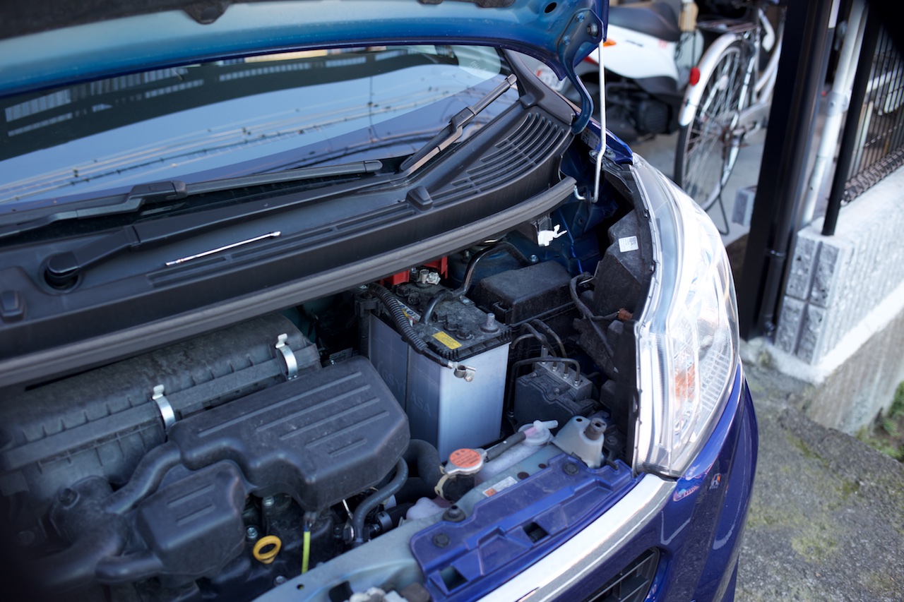 スバル ステラのバッテリー交換をやらせるの巻 Kamarin Net