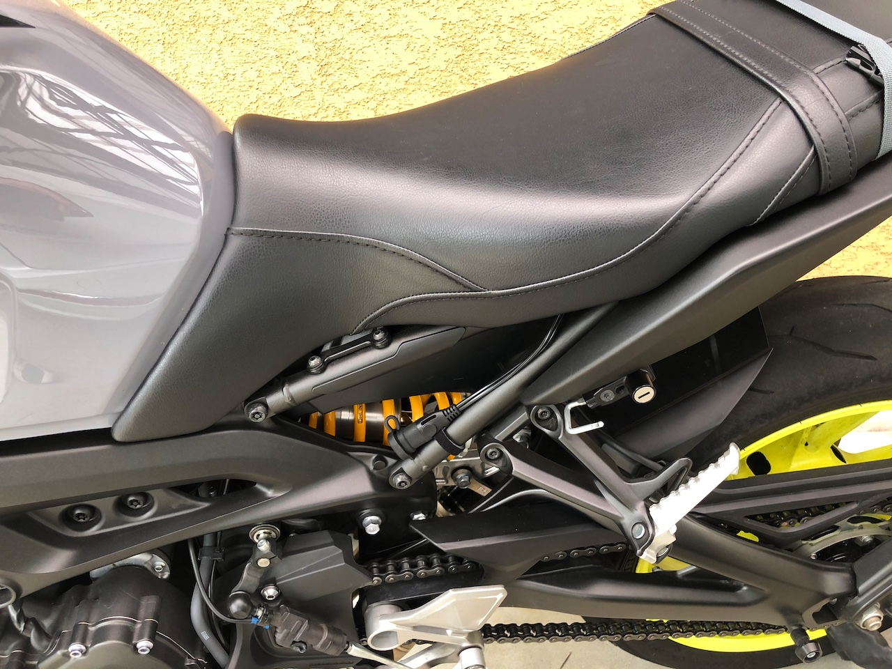 バイクにバッテリー充電用のケーブルを装着 Kamarin Net