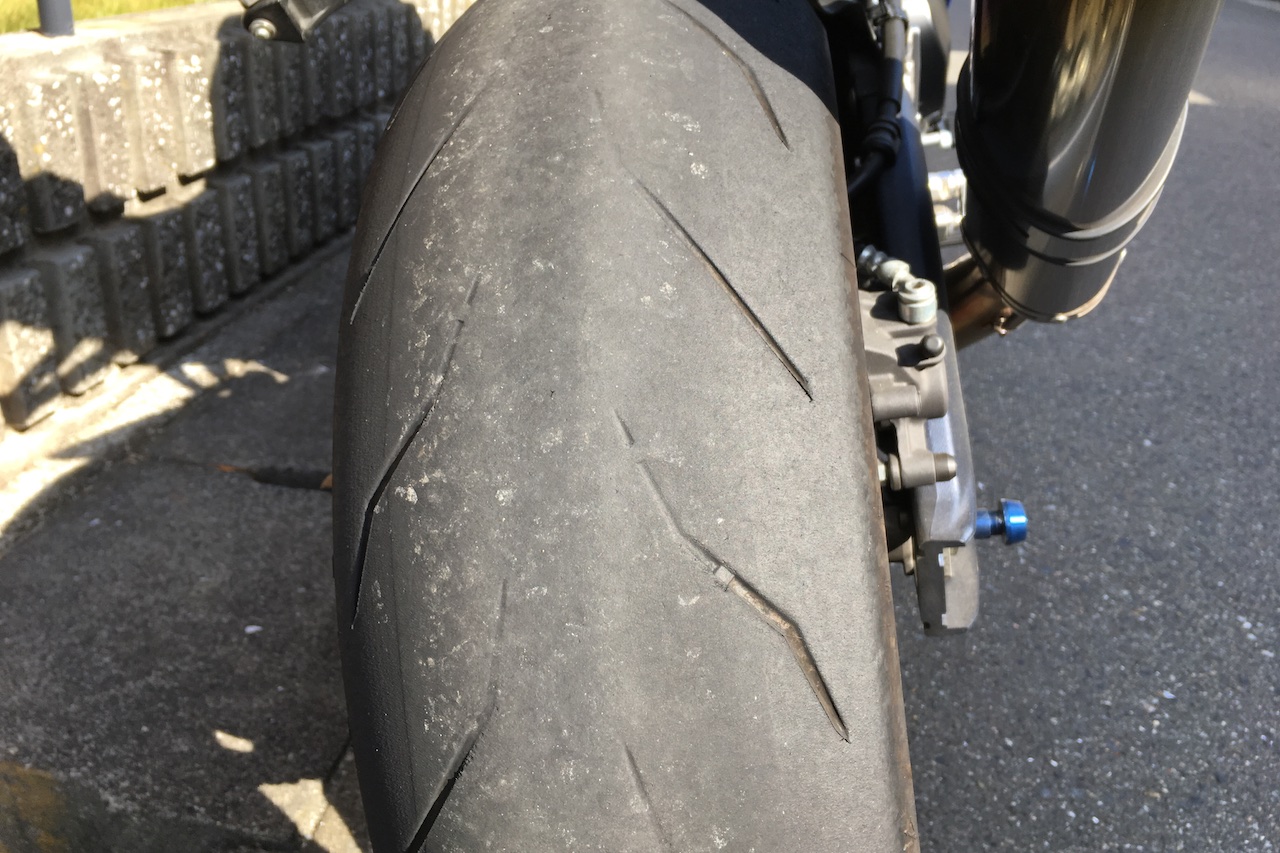 タイヤの溝がないやん Kamarin Net