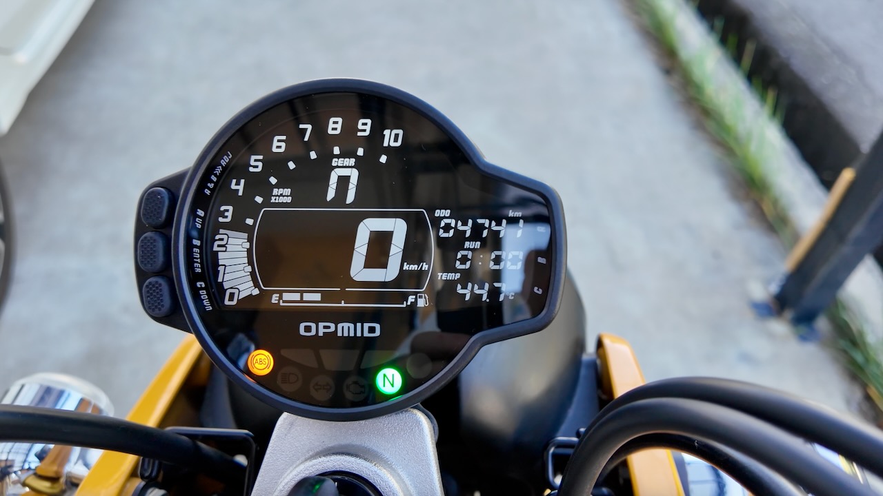 モンキー125 OPMID OPマルチメーターとCAT'S FACTORY 右サイドカバー