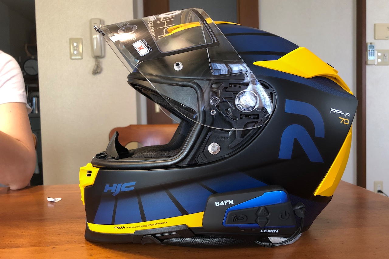 長官さまのヘルメットにもインカム装着 : kamarin.net