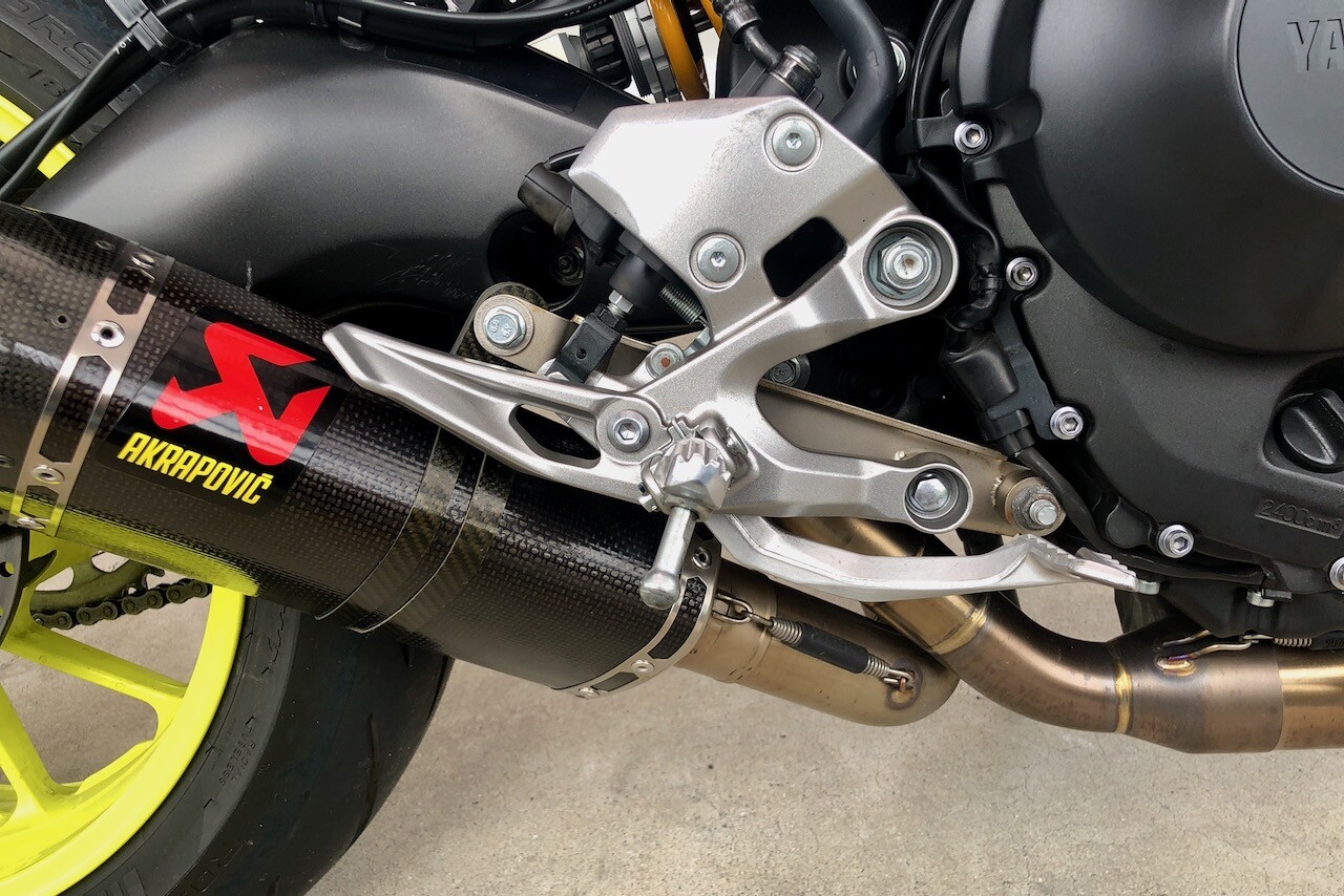 Mt 09 車検準備でノーマルマフラーに戻しました Kamarin Net Mt 09 車検準備でノーマルマフラーに戻しました Kamarin Net