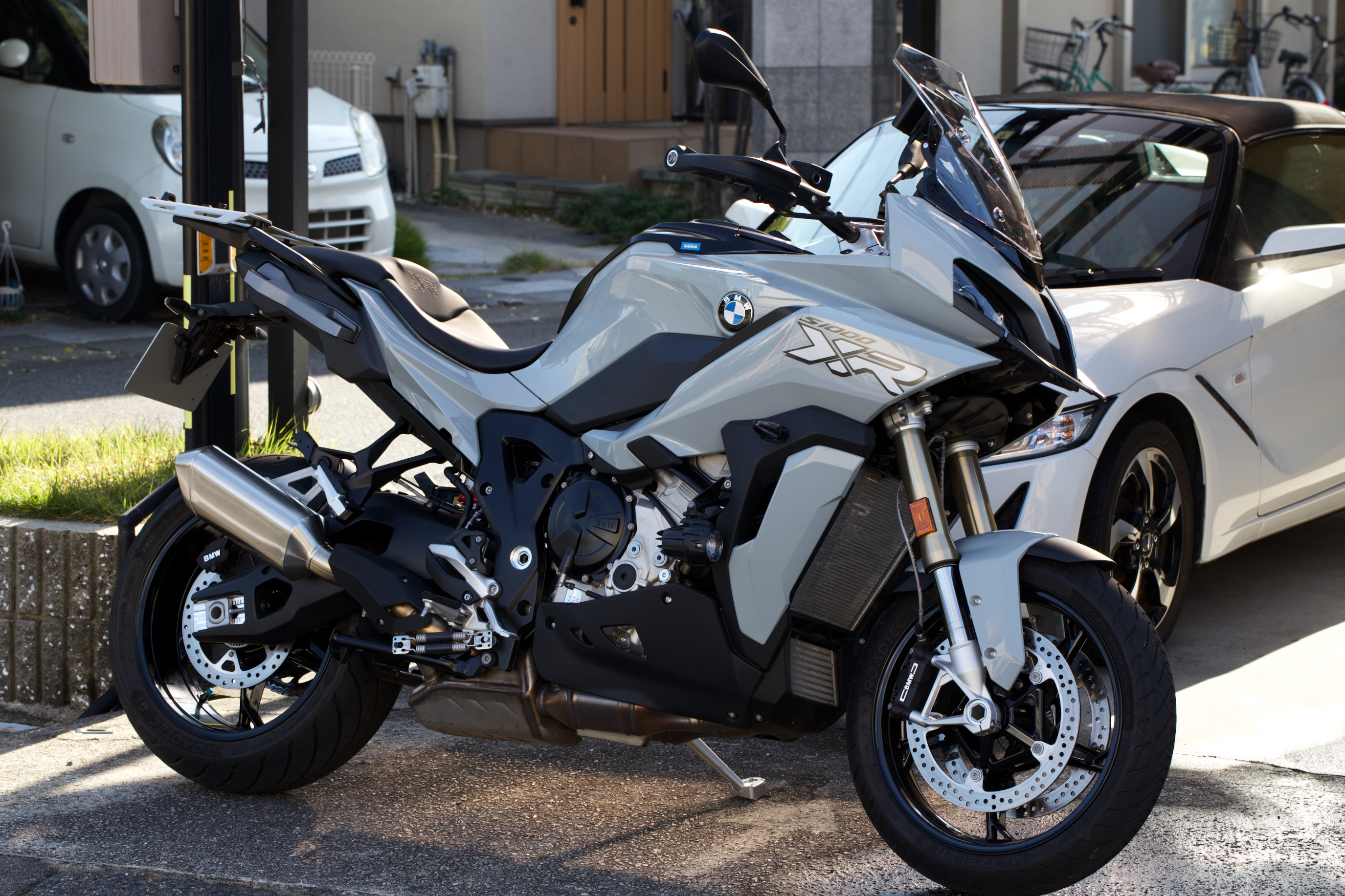 S1000XR 2020 純正パニアケースとGIVI V47をセットした写真 : kamarin.net