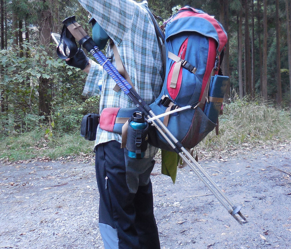 ストックホルダーを自作する 100均ｓｈｏｐで激安便利 亀足登山隊が行く リハビリトレイル