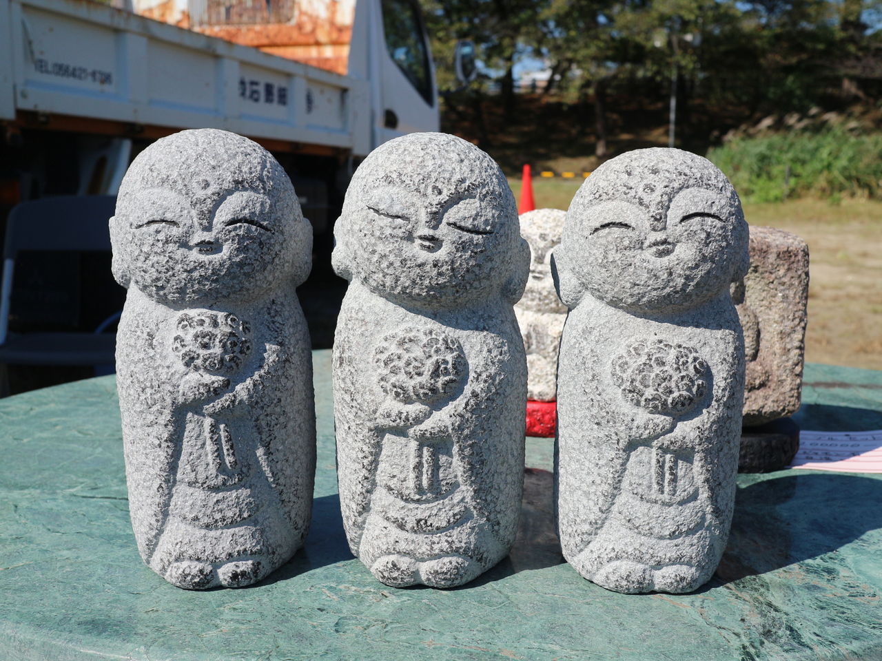 二見光宇馬展～ : 本小松石採掘 亀川石材店