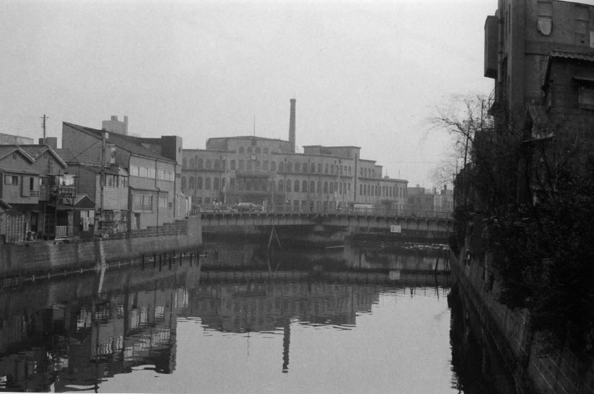 楓川築地川連絡運河 三吉橋 三つの橋が一つになった珍しい橋 50年ひと昔 東京の橋と川 日本橋 京橋 築地を中心に 楓川築地川連絡運河 三吉橋 三つの橋が一つになった珍しい橋 50年ひと昔 東京の橋と川 日本橋 京橋 築地を中心に