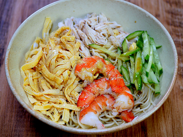 丼で食べる混ぜ混ぜ冷やし中華 やっぱり一眼デジカメはたまに使おう 重いけど Sake To Ryouri Powered By ライブドアブログ