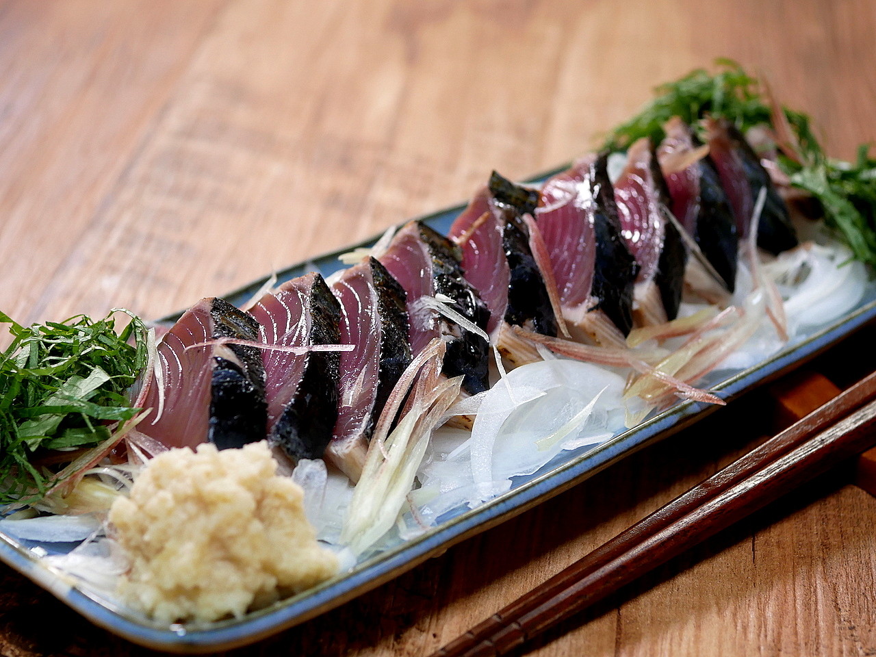 薬味たっぷりで食べる 鰹のたたき が絶品 ポイントあり 食器棚の断捨離 のポイントは Sake To Ryouri Powered By ライブドアブログ