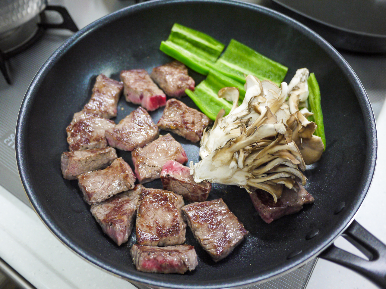 玉ねぎがポイント 和風なコロコロステーキ チャルメラしょうゆ生姜で味変 Sake To Ryouri Powered By ライブドアブログ