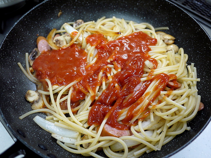 三種の旨味のトマトソースナポリタン7