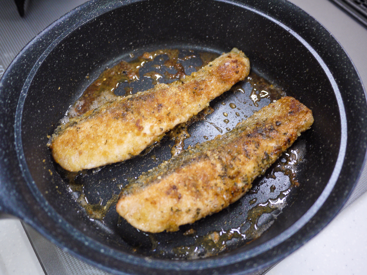 ちょっと色は地味ですが 秋鮭の香草パン粉焼き たまに食べたくなる げんこつラーメン Sake To Ryouri Powered By ライブドアブログ