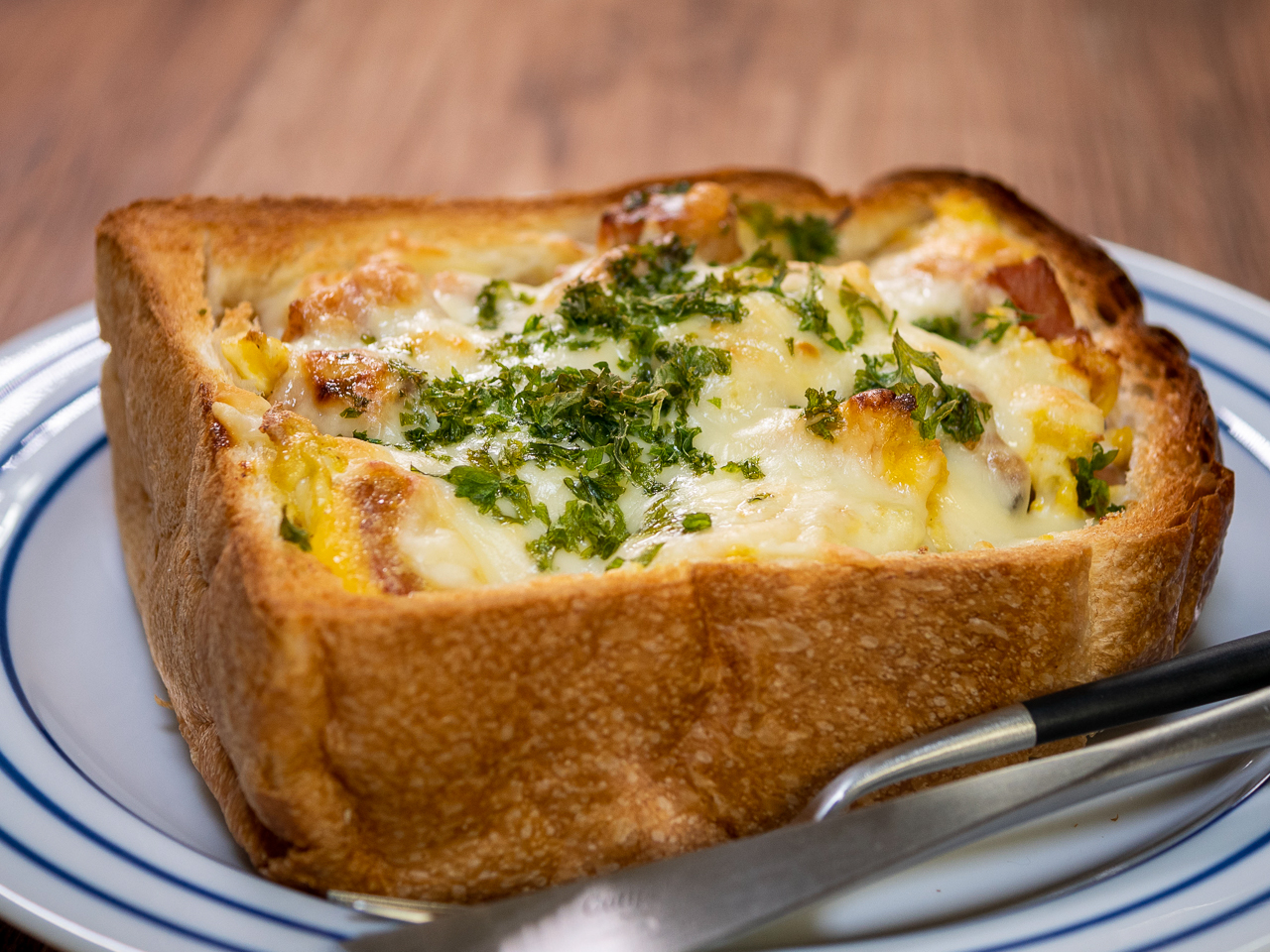 たまに食べたくなる 作りたくなる 厚切りパンでベーコンエッグトースト カップヌードル時代をさかのぼれ Sake To Ryouri Powered By ライブドアブログ