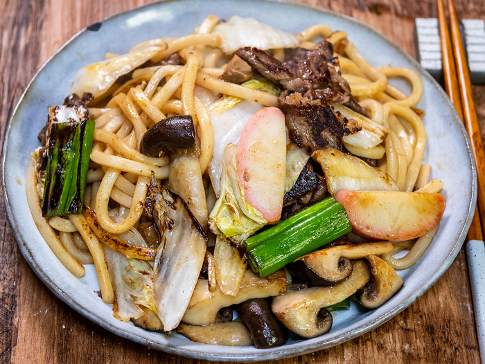 写真がガヤガヤしてますが すき焼きの残り具材で醤油焼うどん もはやプリンの域を超えている 北海道プリン Sake To Ryouri Powered By ライブドアブログ