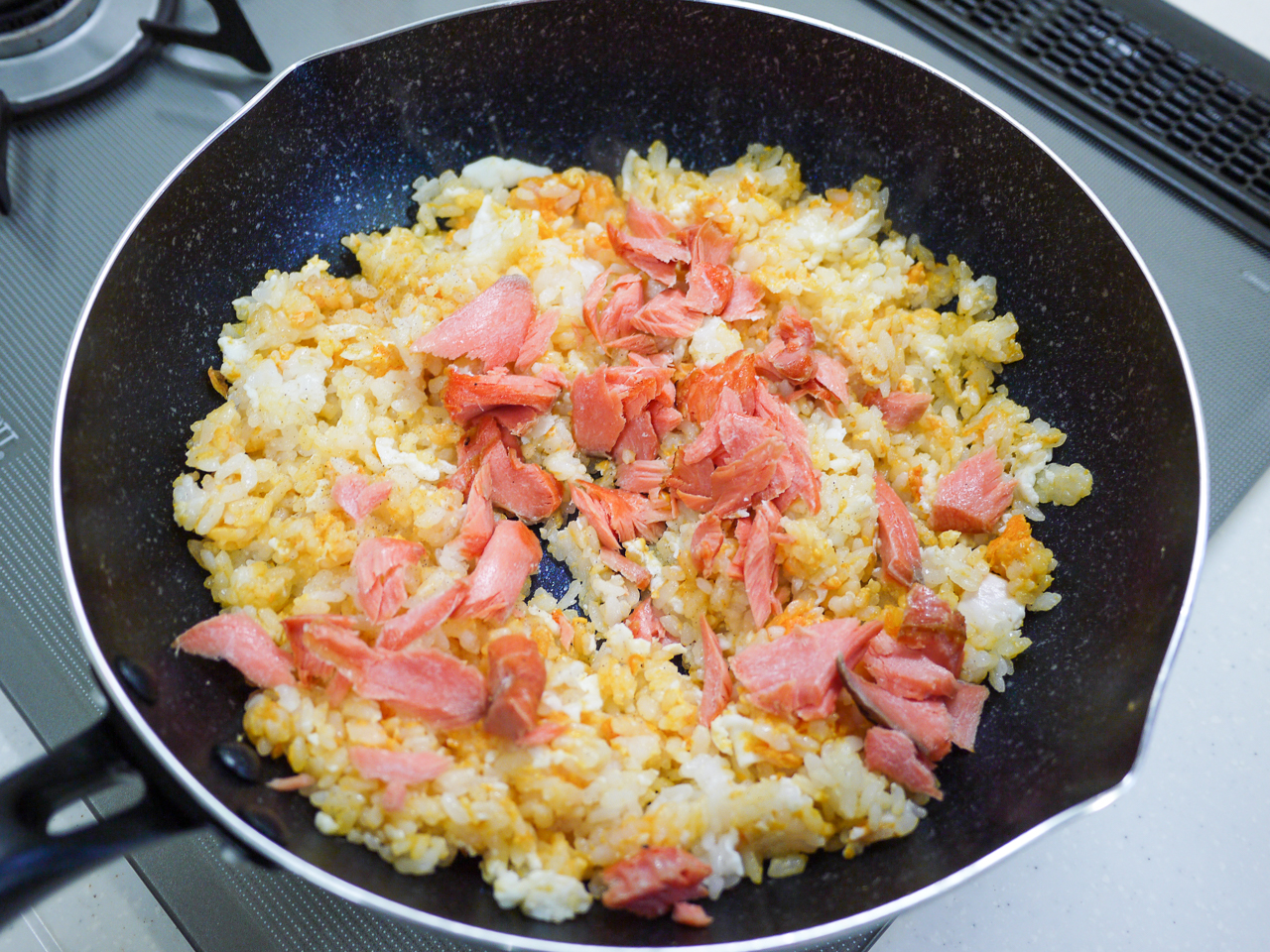 大葉風味が美味しい「鮭レタス炒飯」& 3年ぶりの「なにわ淀川花火大会 