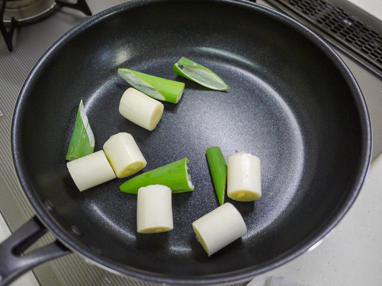 食感コリコリ 砂肝と白ネギの塩レモン炒め 本気盛 香り舞う金色の鶏中華 Sake To Ryouri Powered By ライブドアブログ