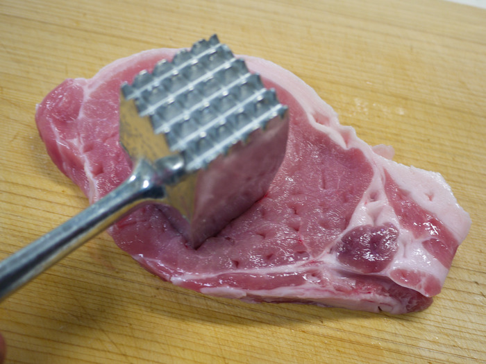 煮込みハンバーグの残りで「デミグラカツ丼」2