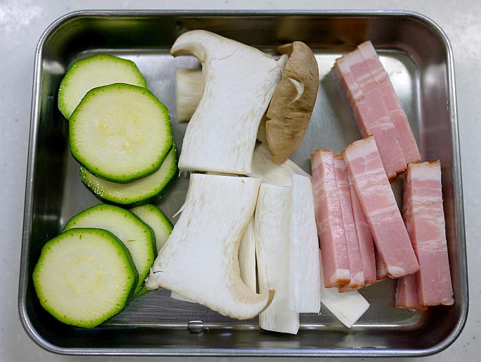 パルメジャーノが旨い ベーコンとズッキーニのクリームパスタ フードグレーター Sake To Ryouri Powered By ライブドアブログ