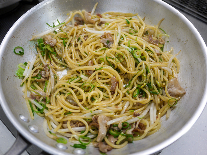 究極にシンプル「豚ねぎパスタ」7-2
