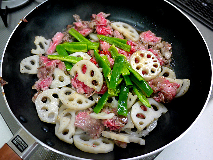 s蓮根と牛肉の炒め物9