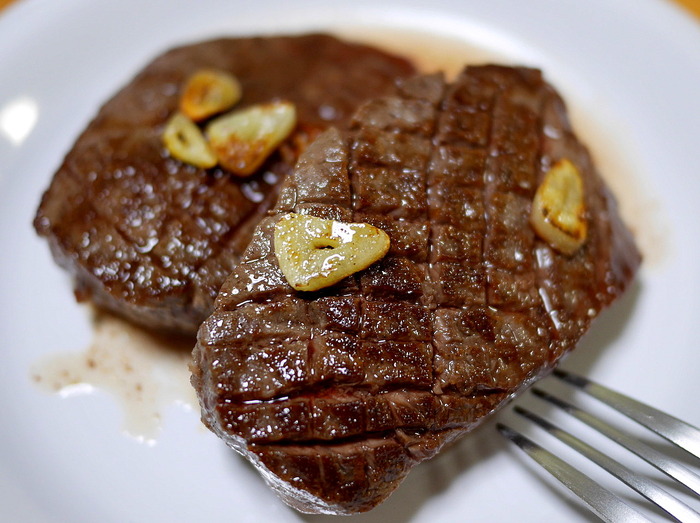 旨い肉を食べる5
