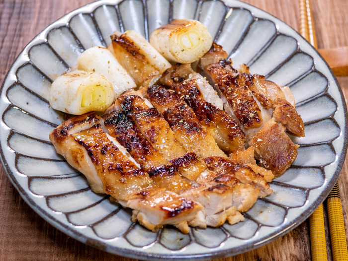 一晩寝かせて 鶏もも肉の味噌タレ漬け込み焼き 商店街の食堂で海老フライを楽しむ Sake To Ryouri Powered By ライブドアブログ