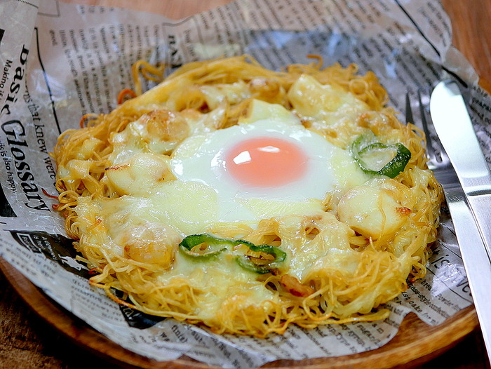 焼きそうめんバターしょうゆ風味(ピザ風)1