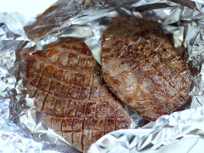 旨い肉を食べる3