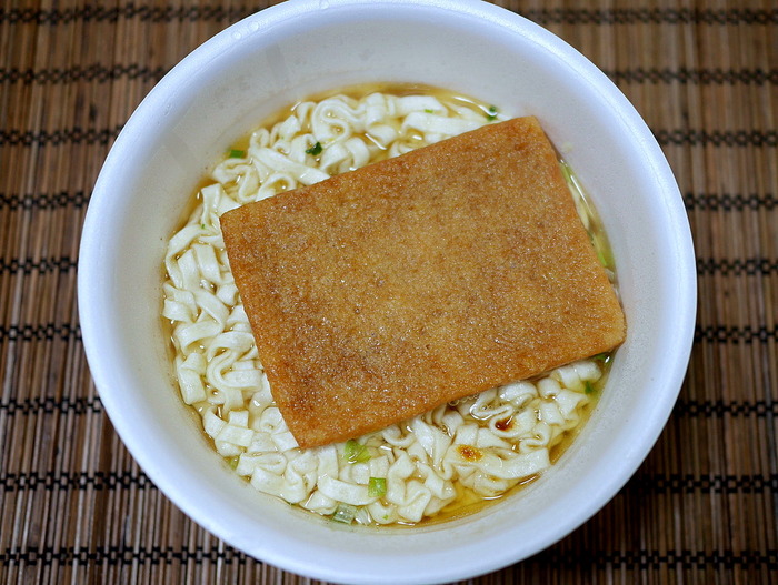 明星旨だし屋きつねうどん大盛4