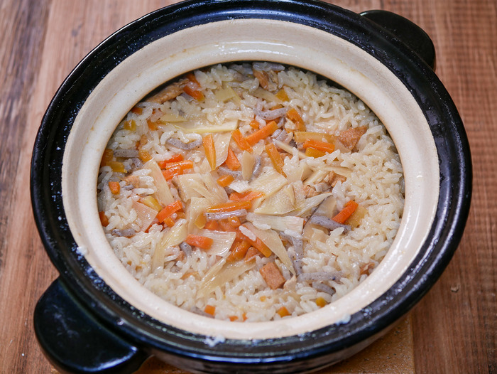 市販の釜飯の素も出汁でタクト美味しい1-2