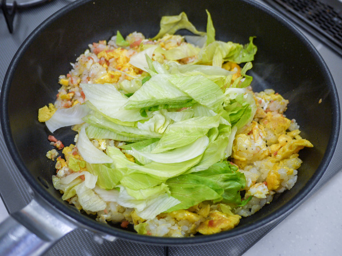 定番の鮭レタスチャーハン７