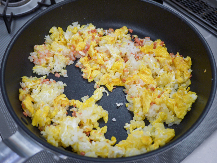 定番の鮭レタスチャーハン６