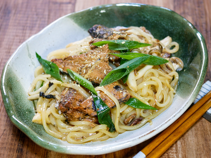 秋刀魚の缶詰で焼きうどん1