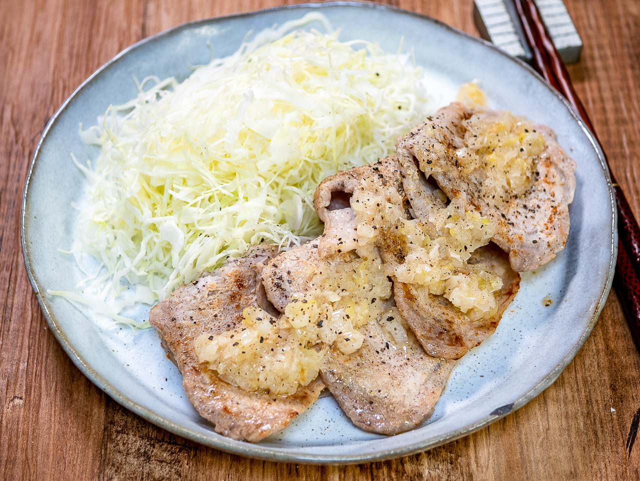 生姜焼きだけでは無い 豚生姜焼き用ロース肉のネギ塩レモンだれ 保存棚に残ってた 冷やしどん兵衛ぶっかけそば Sake To Ryouri Powered By ライブドアブログ