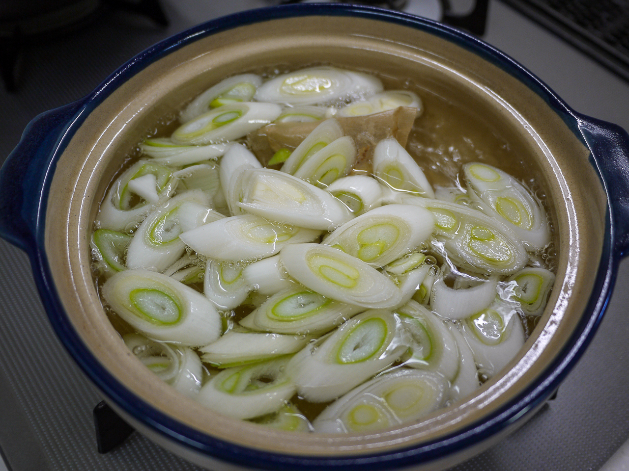 美味しい出汁なら豚肉と白ネギだけで美味しい鍋 時間がある時にキッチンカウンターの掃除 Sake To Ryouri Powered By ライブドアブログ