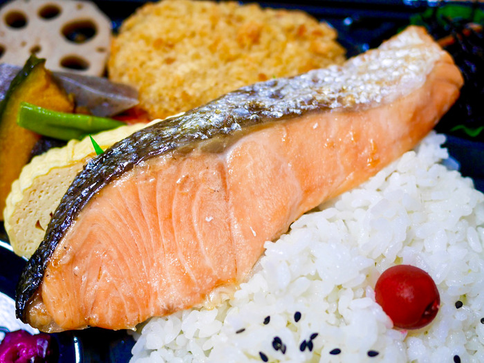鮭弁当5
