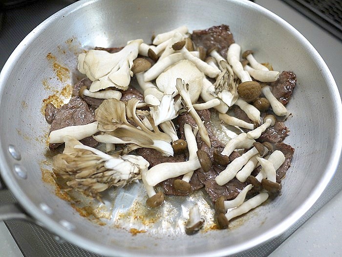 s-牛もも肉のオイスタークリーム煮8