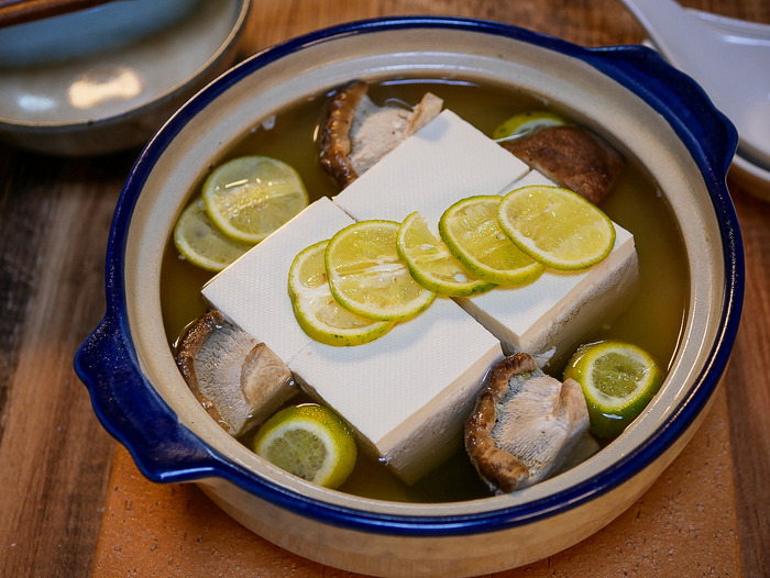 スダチで香りの湯豆腐2