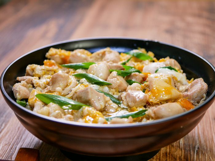 鶏肉ゴロゴロの親子丼２-2