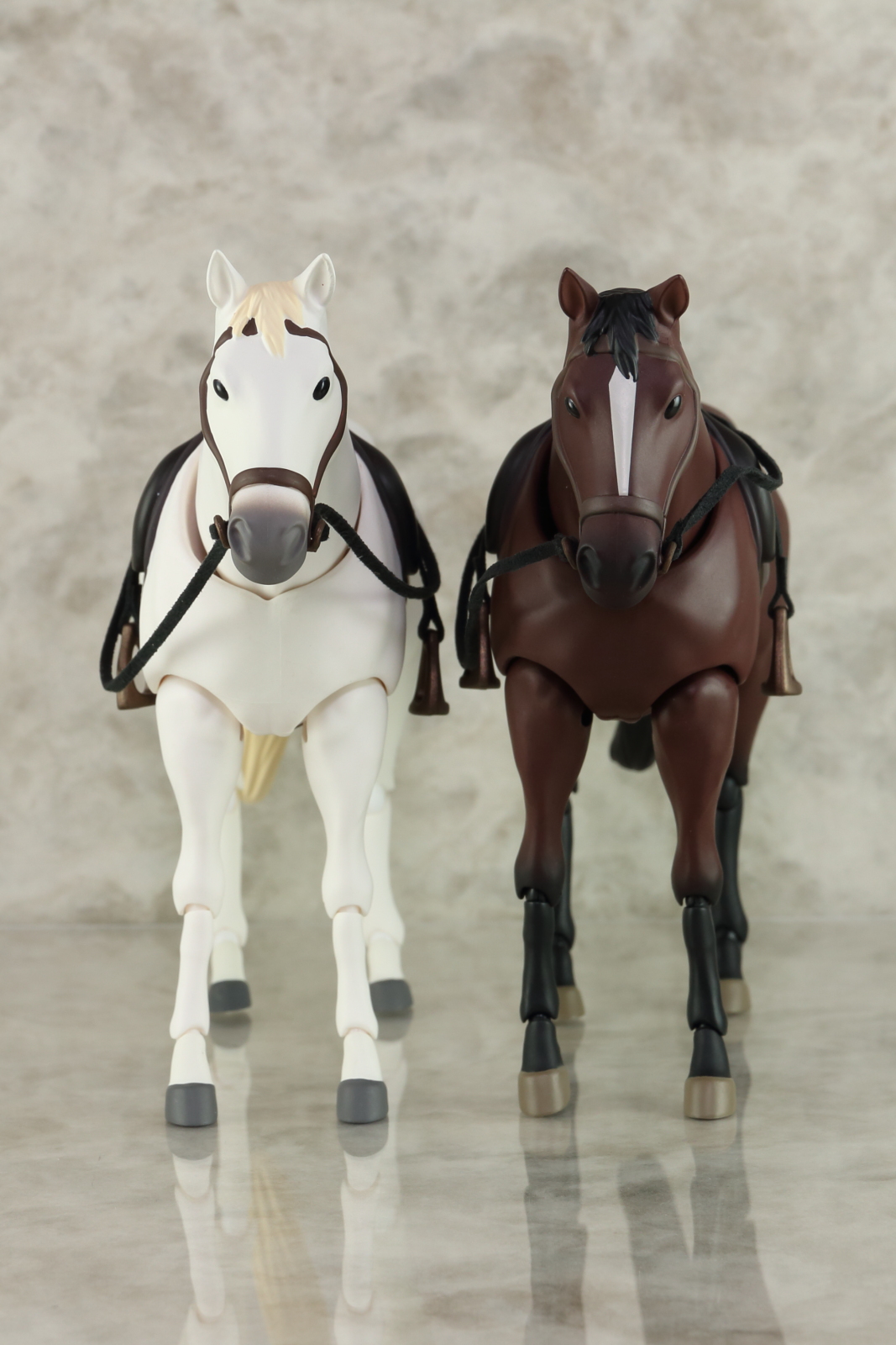 figma 馬 246a 茶 / 246b 白 Amazon.co.jp: figma 馬 白 フィギュア : Hobbies