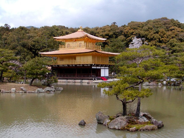 金閣寺 : a lucky day though made up my mind