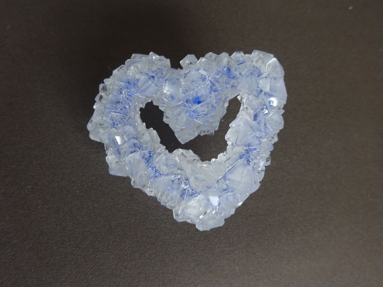 理科 ポイント327 モールを使ってきれいな結晶を作ろう ５年生 ものの溶け方 教師 保護者のための 小学校理科授業 生活科 クラブ活動 600のポイント